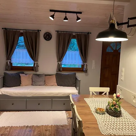 Tulipanos Vendeghaz 아파트 *