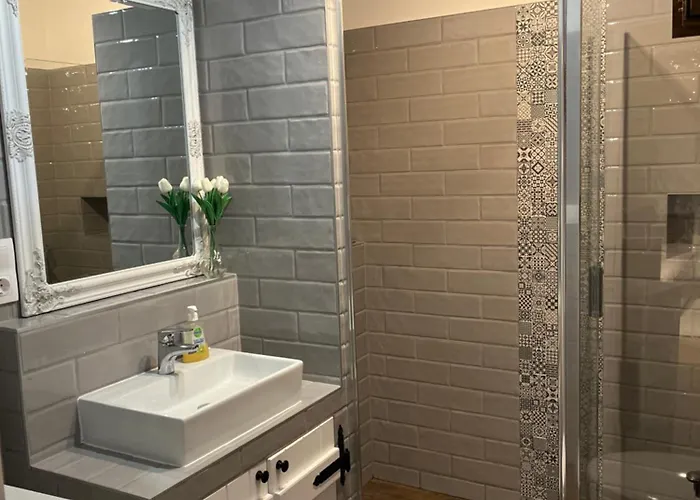 Tulipanos Vendeghaz Apartament *